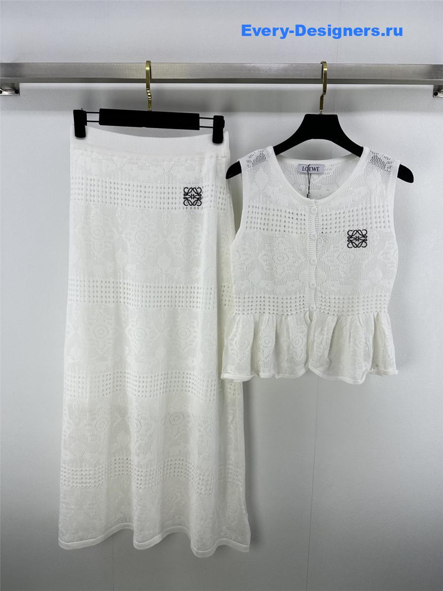 L0ew* cardigan skirt suit