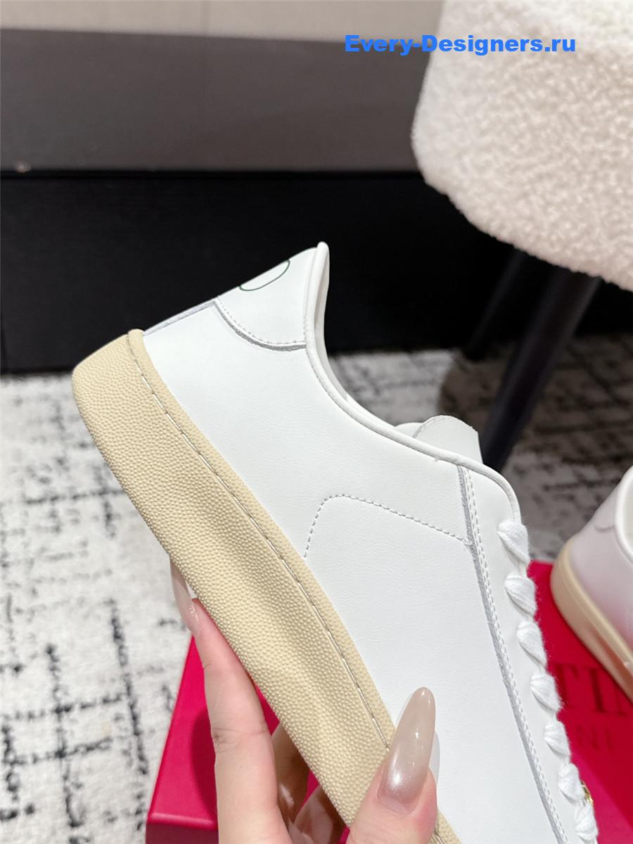 Va1e*ntin0 rockstud white sneakers