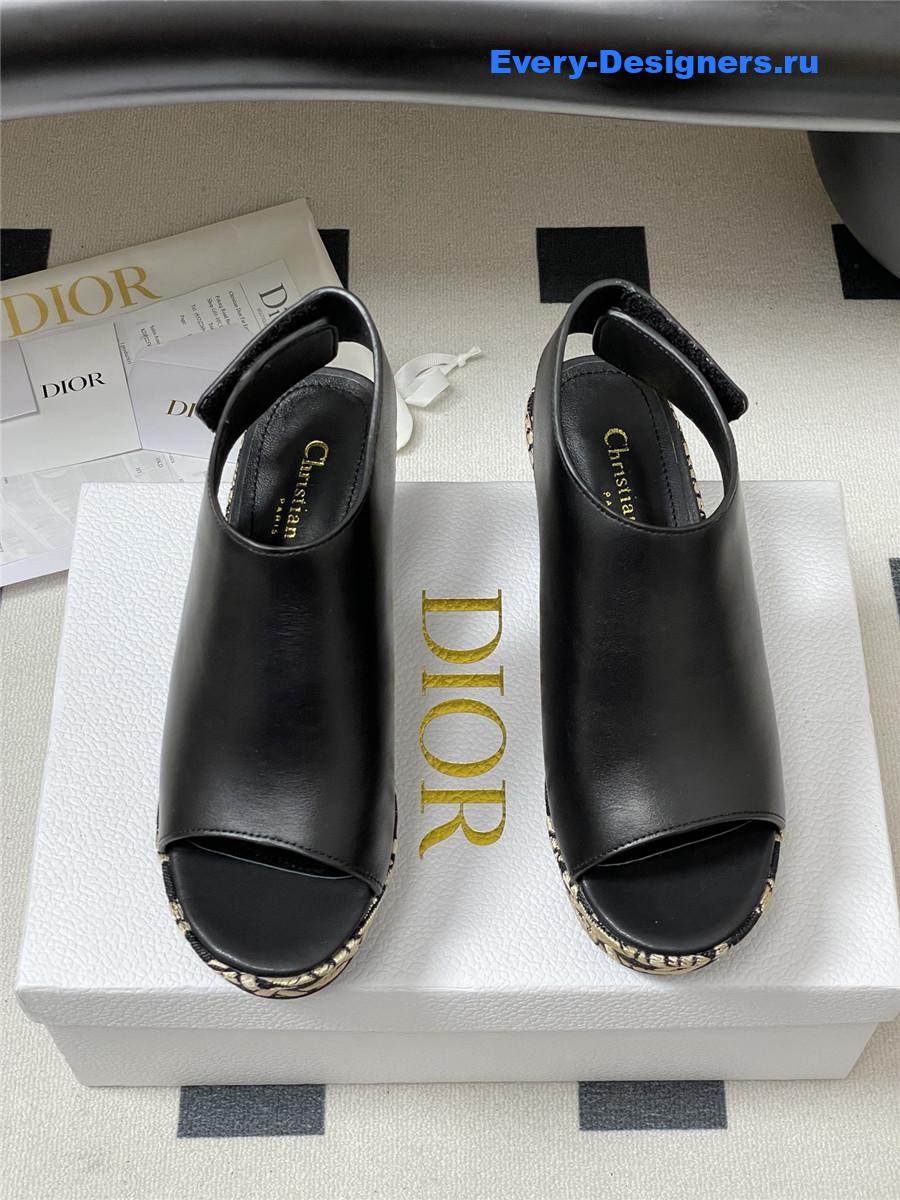 D10r attitude black wedge sandals