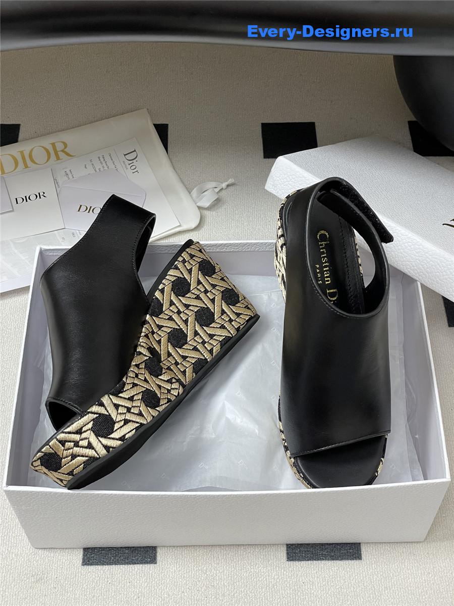 D10r attitude black wedge sandals