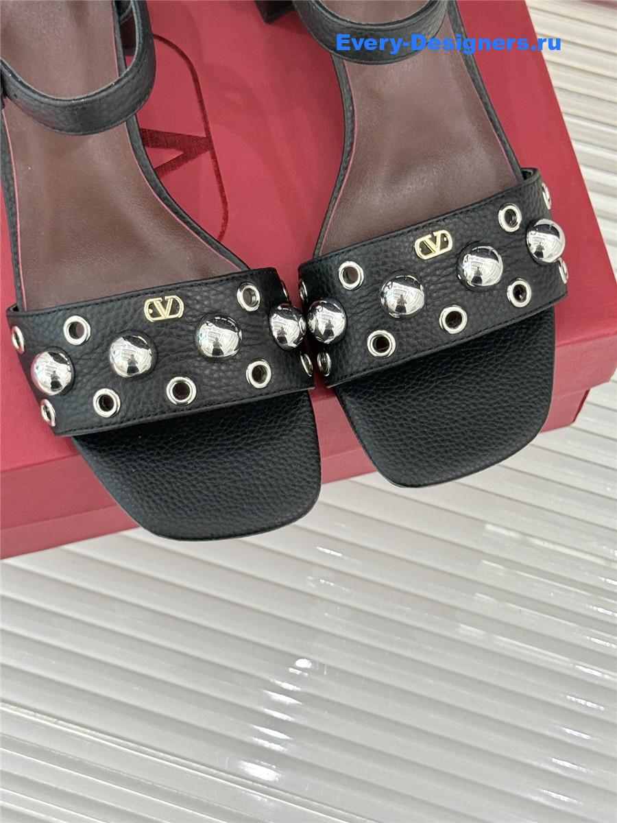Va1e*ntin0 nellcôte black sandals