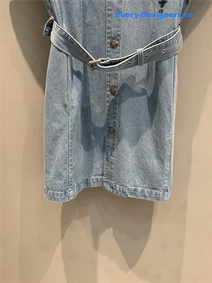 D10r bee embroidered denim dress