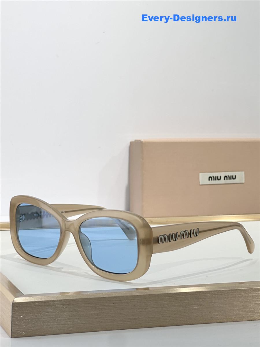 Miu Miu SMU 084Z Sunglasses