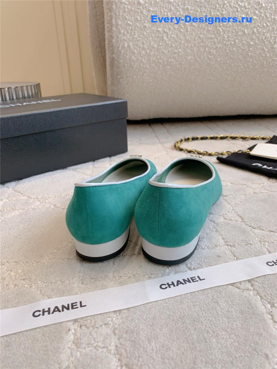 ch**el green D1am0nd buckle flats