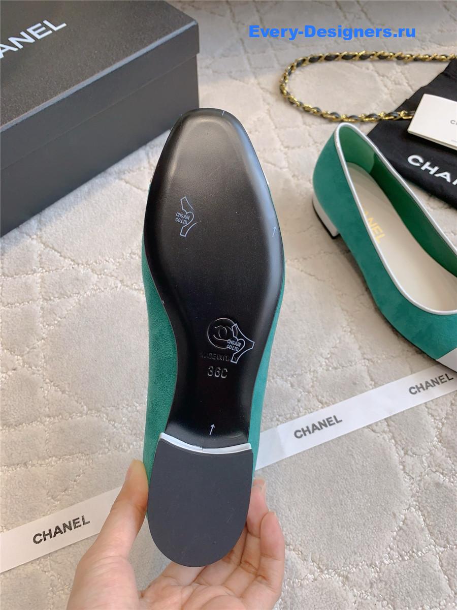 ch**el green D1am0nd buckle flats