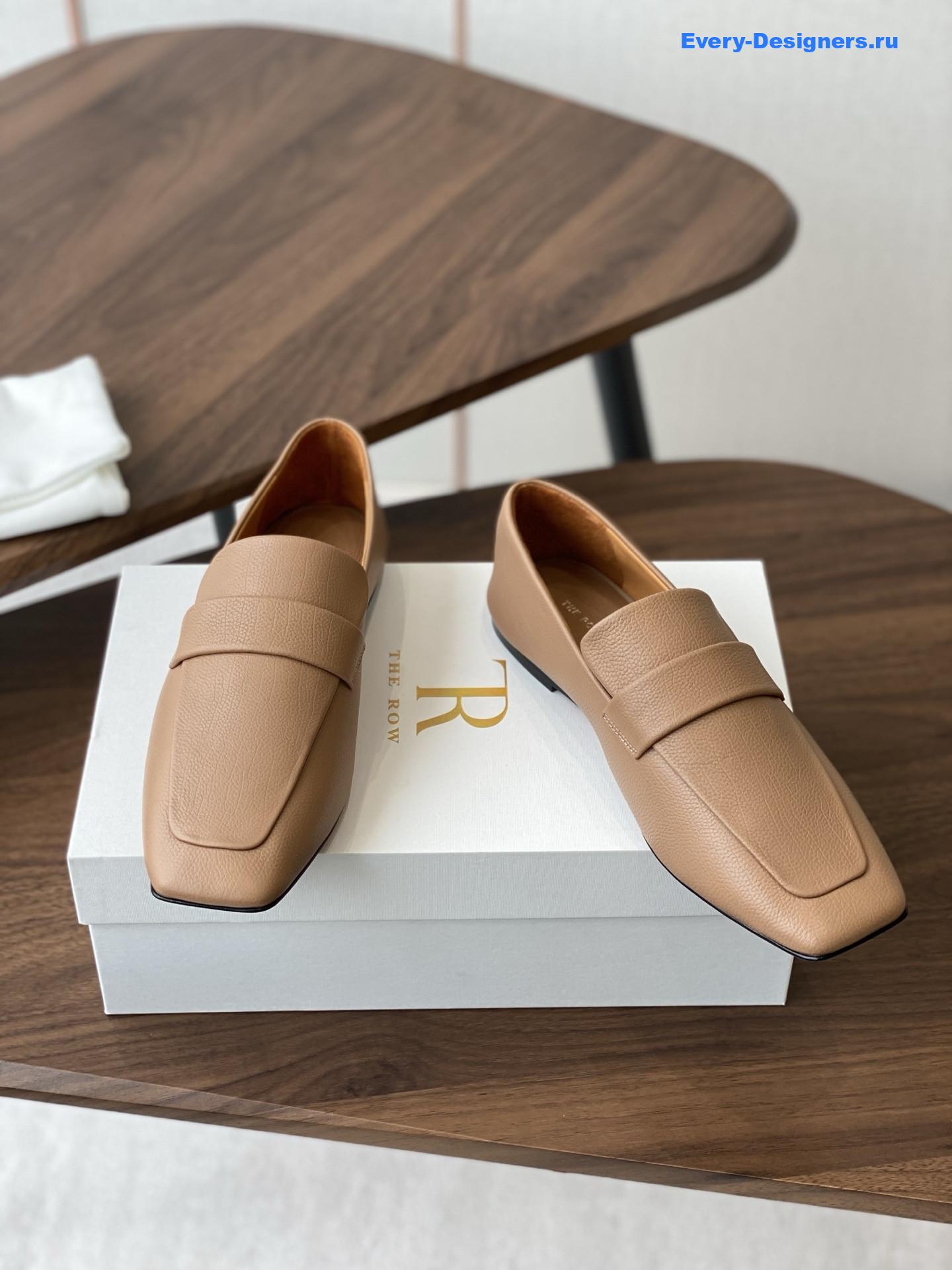 The R0w brown square leather loafers