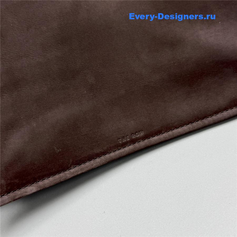 The R0w brown small to go tote