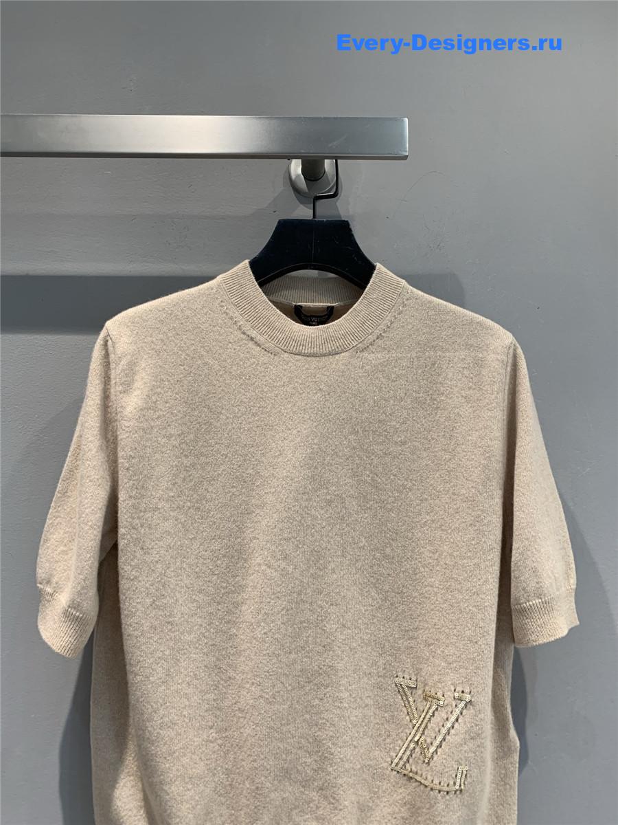 l0vis Vvtt0n sequin knit top