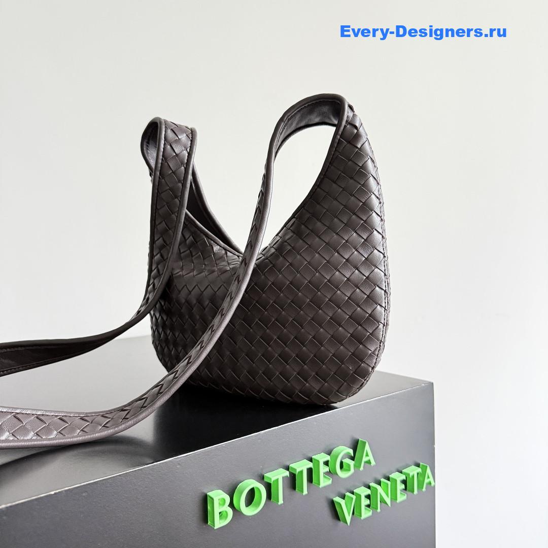 b0tt*ga Ven*ta small veneto in fondant