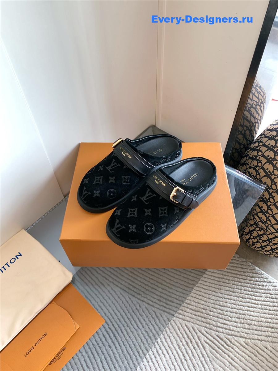 l0vis Vvtt0n black lv to-go clogs