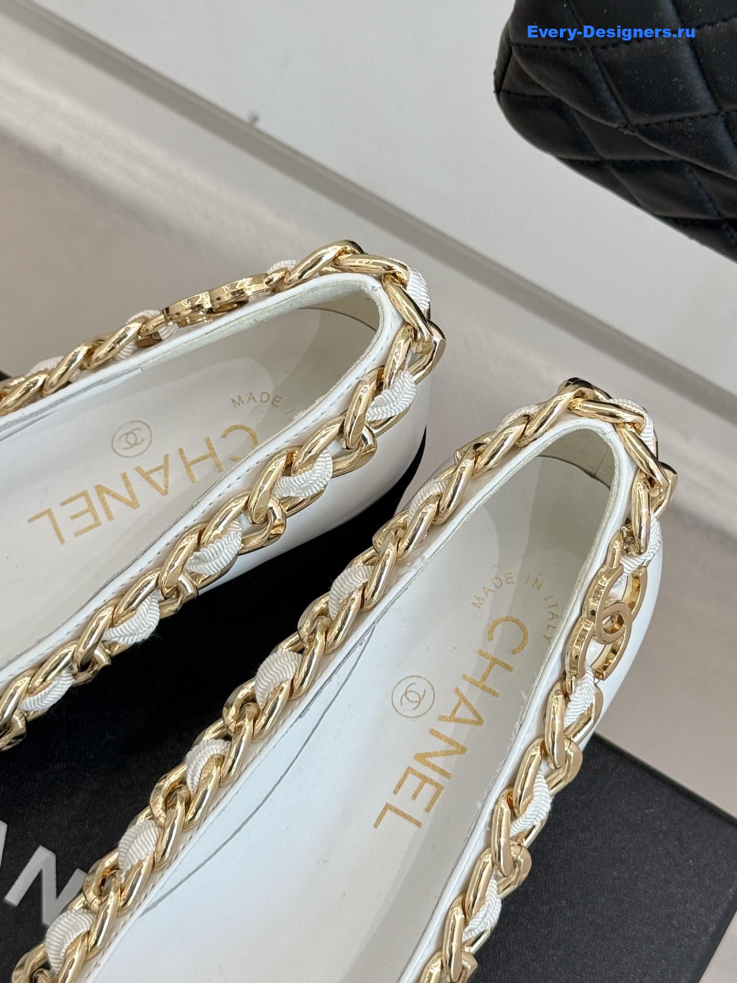 Ch**el white tweed chain pumps