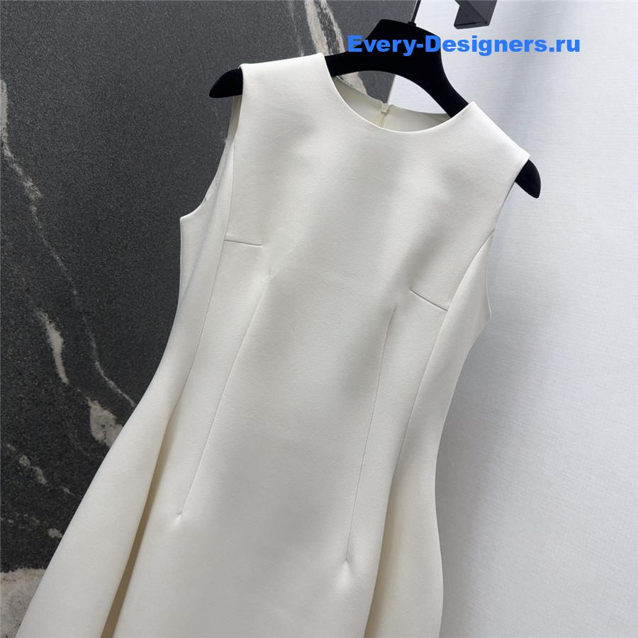 D10r cd white sleeveless dress