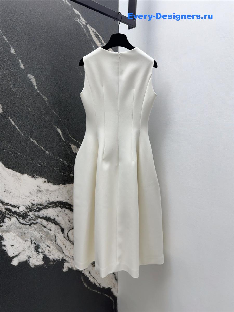 D10r cd white sleeveless dress