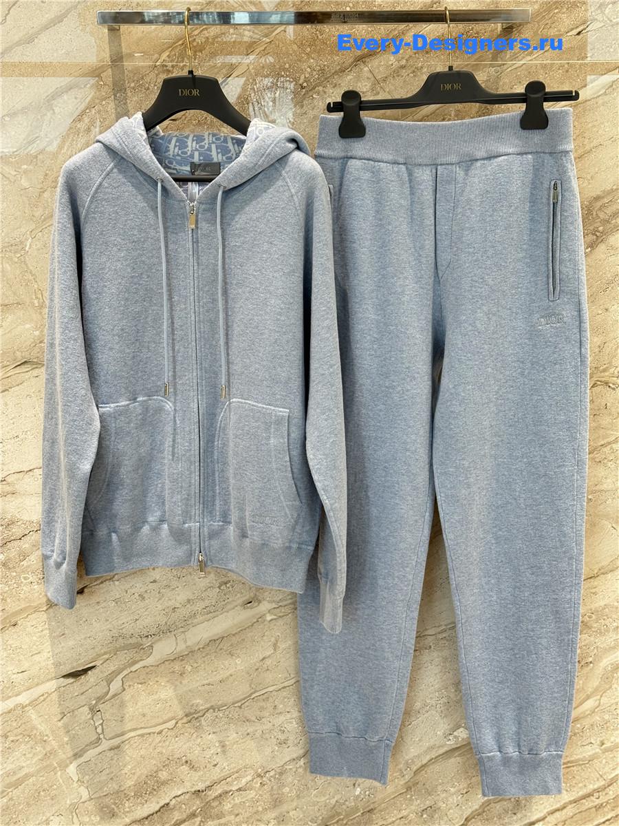 D10r grey cashmere knitted suit