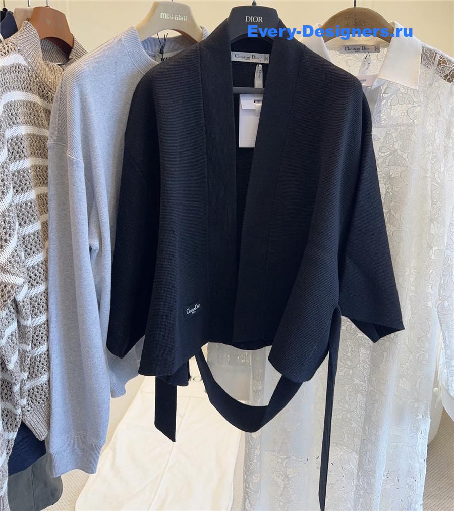 D10r virgin wool belted jacket