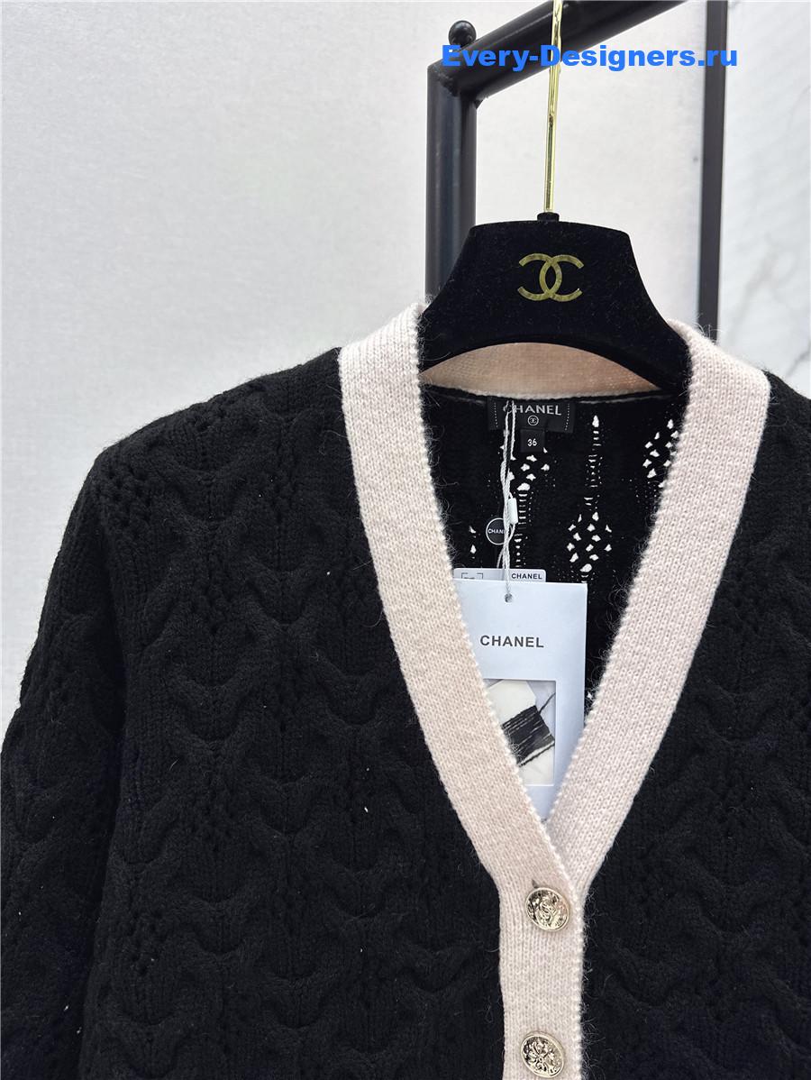 Ch**el black trim v-neck cardigan