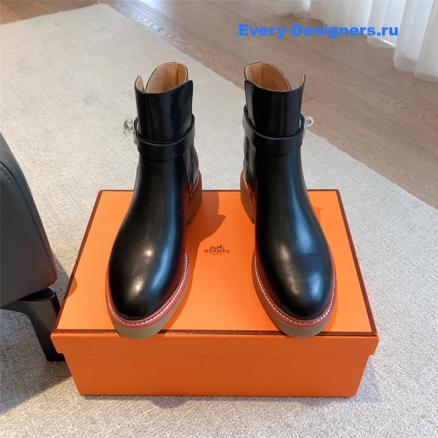 H**me5 calfskin history black ankle boots