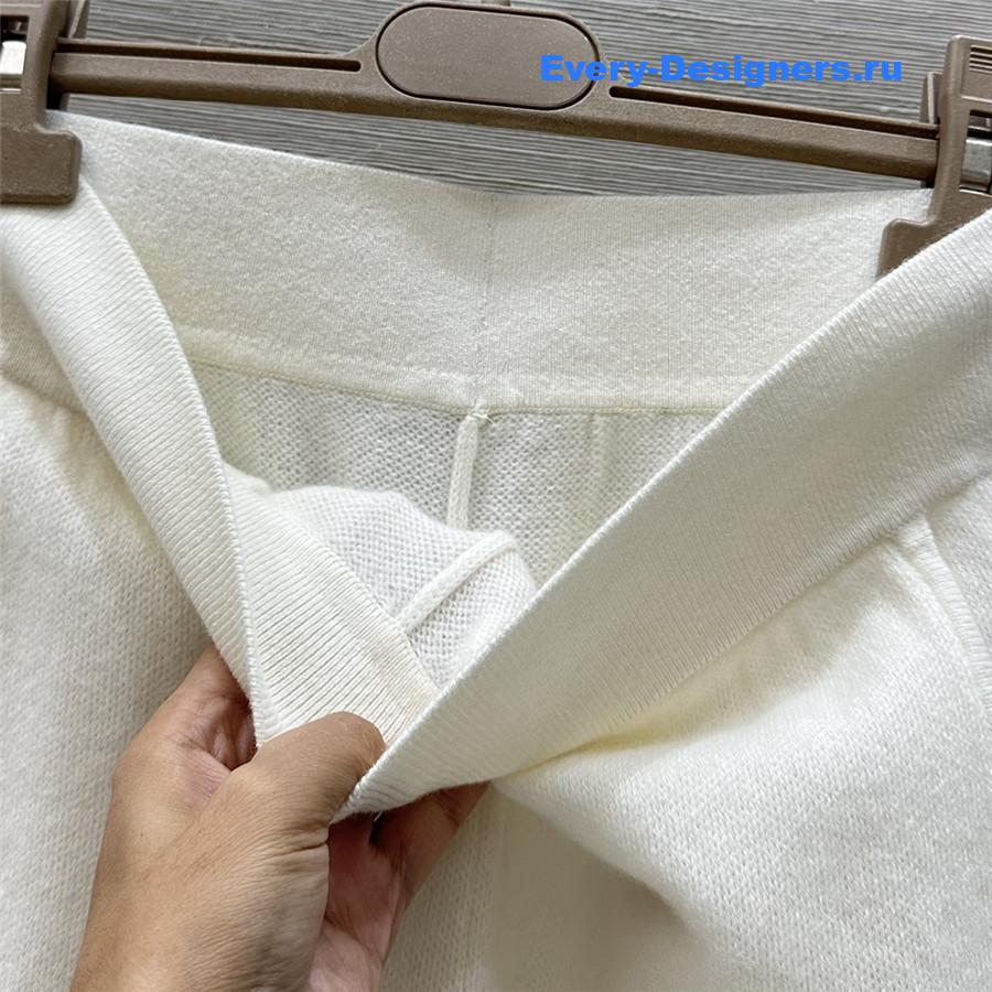 L0r0 P1ana off-white cashmere suit