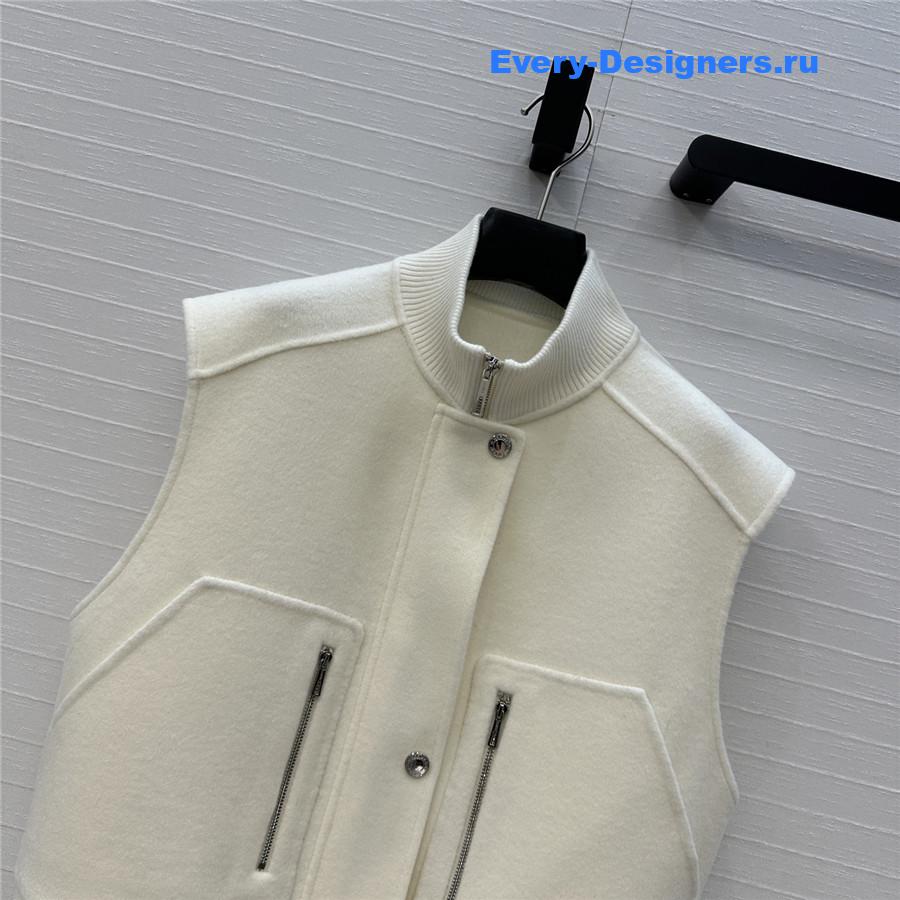 H**me5 sleeveless bomber jacket in off-white