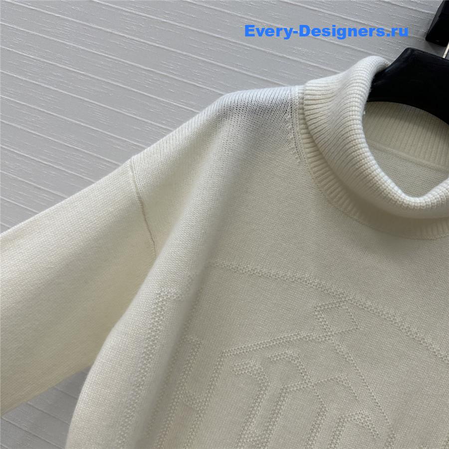 H**me5 off-white cashmere turtleneck