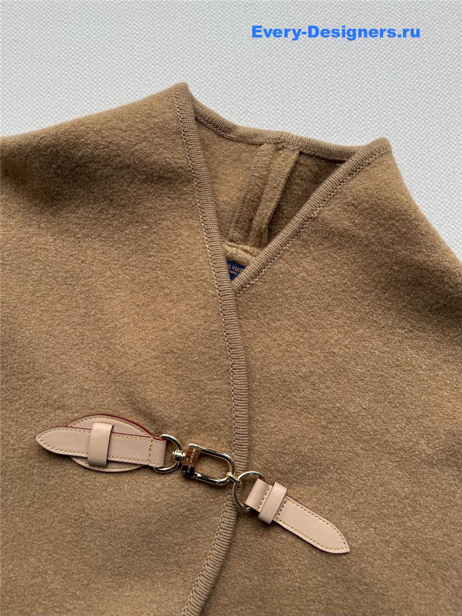 l0vis Vvtt0n brown cape coat