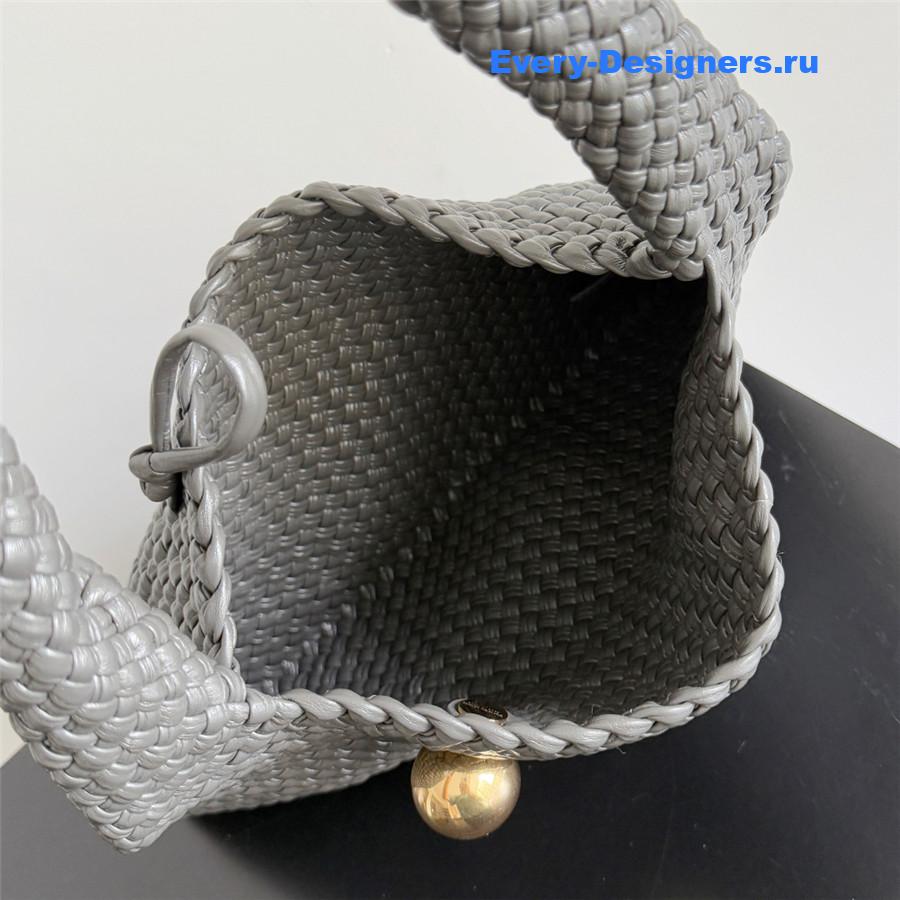 b0tt*ga Ven*ta gray tosca intreccio leather shoulder bag