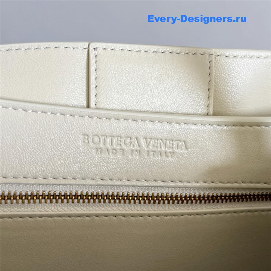 b0tt*ga Ven*ta andiamo small tote