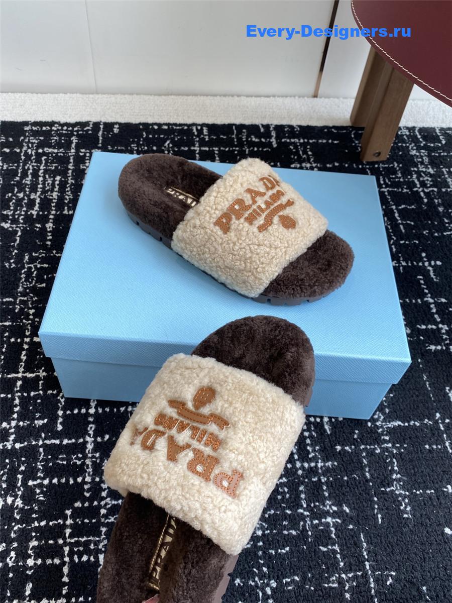 Pra*a white brown women’s knitting wool winter slides