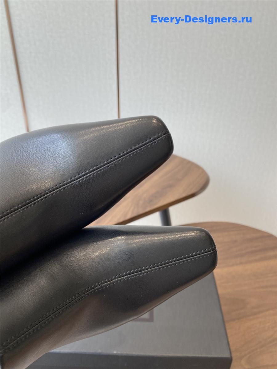 Sa1nt Lau*nt black leather mules