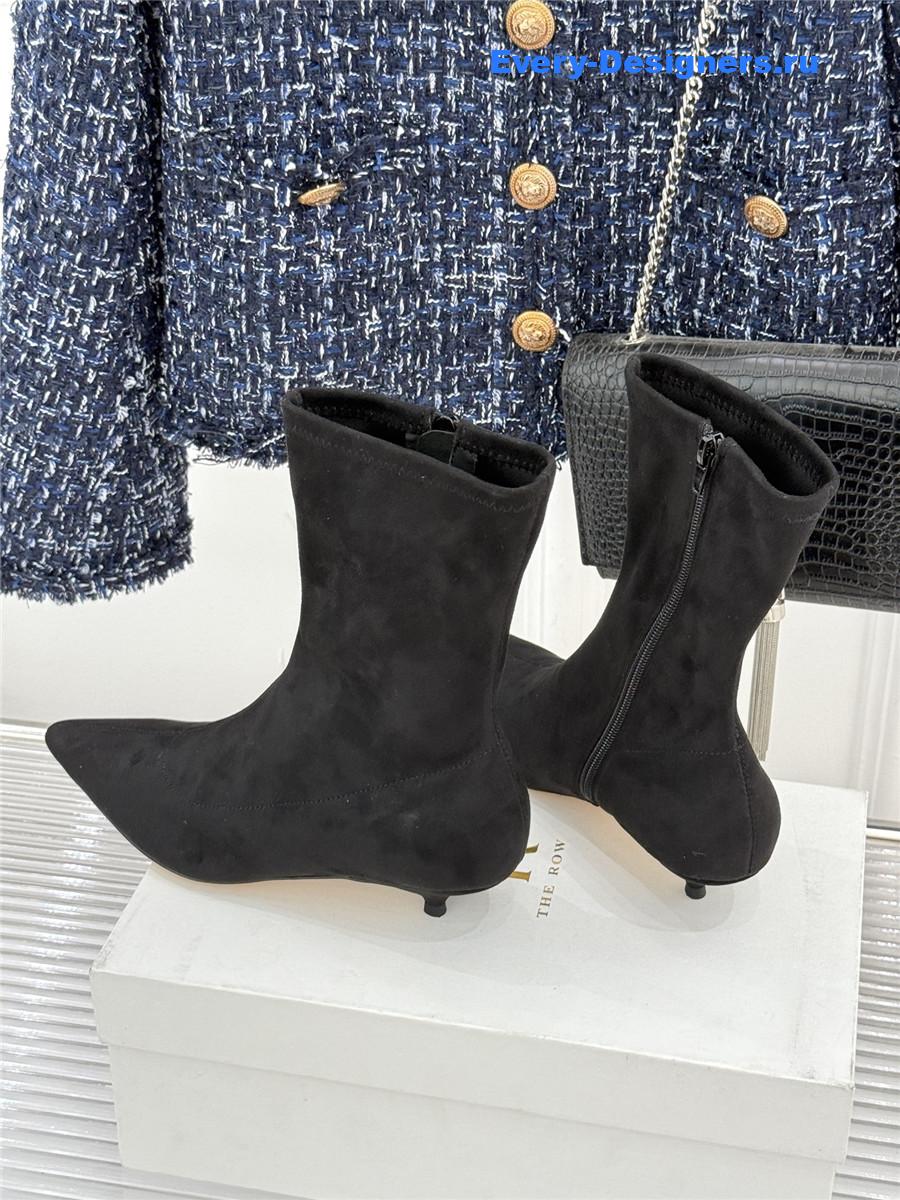 The R0w black suede pointy toe boots