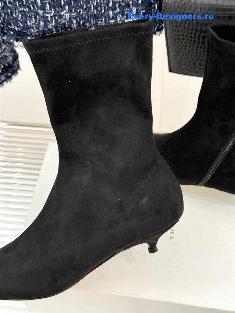 The R0w black suede pointy toe boots