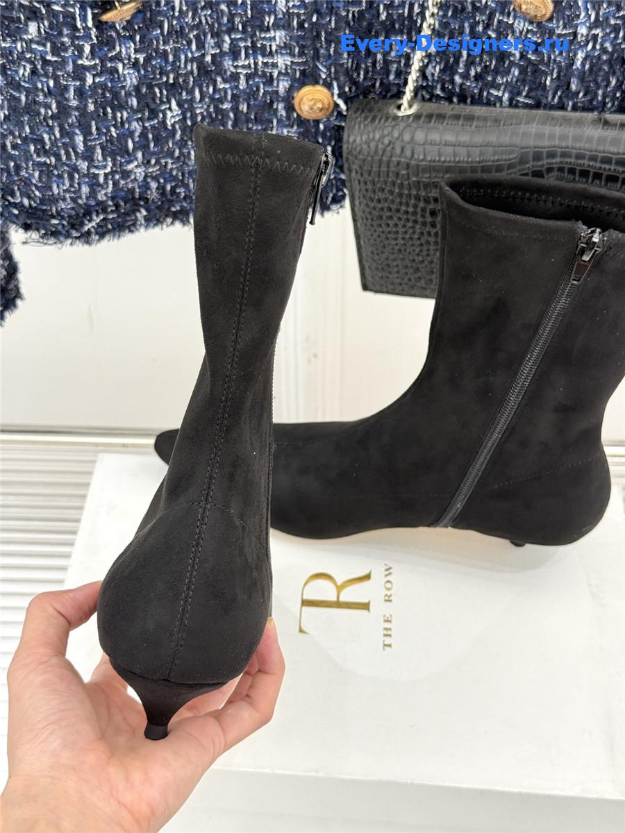 The R0w black suede pointy toe boots