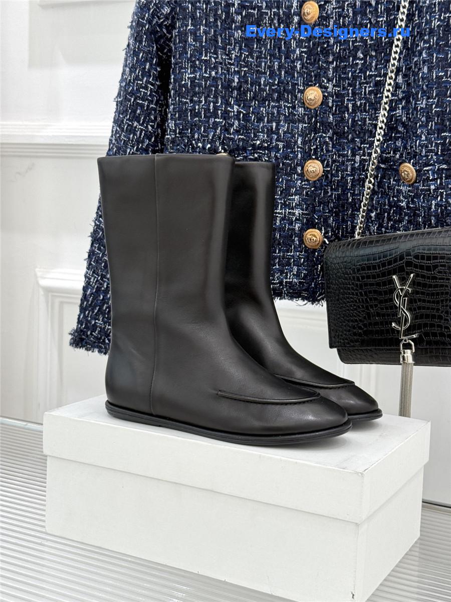 The R0w black canal ankle boots