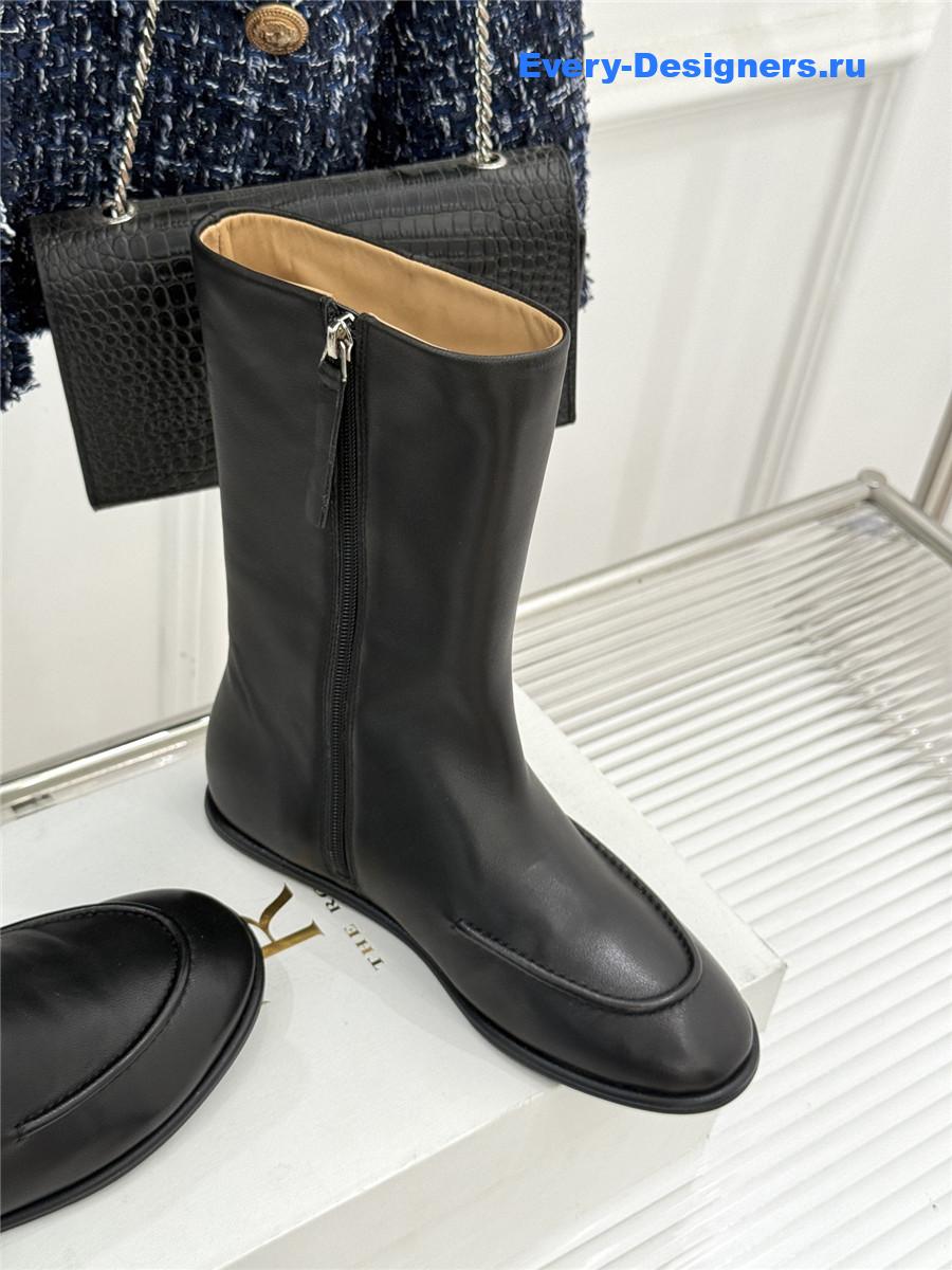 The R0w black canal ankle boots
