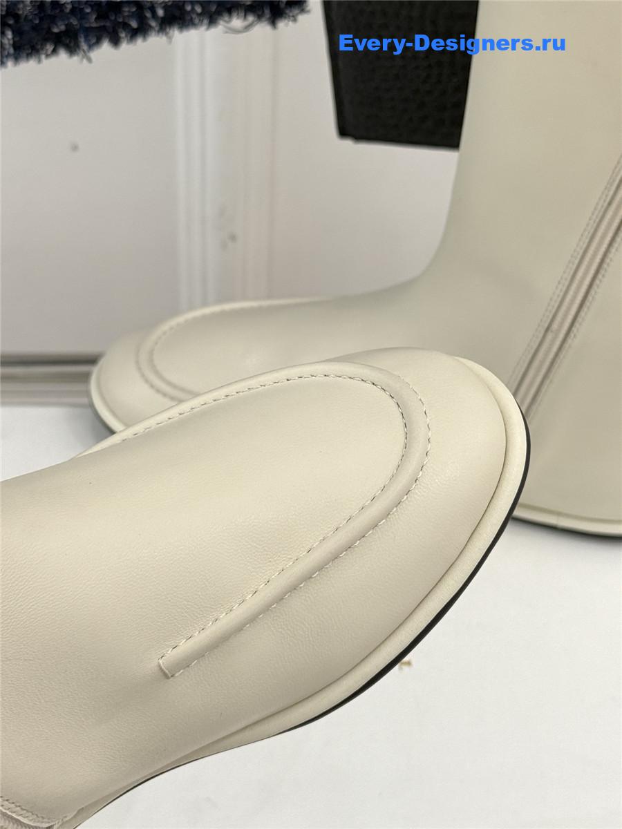 The R0w white canal ankle boots