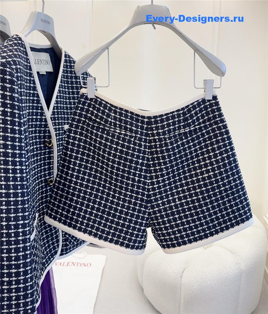 Va1e*ntin0 blue v neck check jacket set