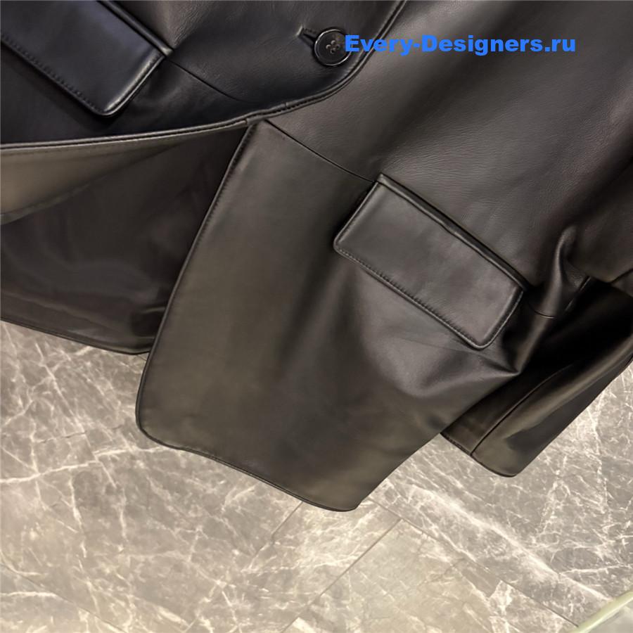 Sa1nt Lau*nt classic black leather blazer