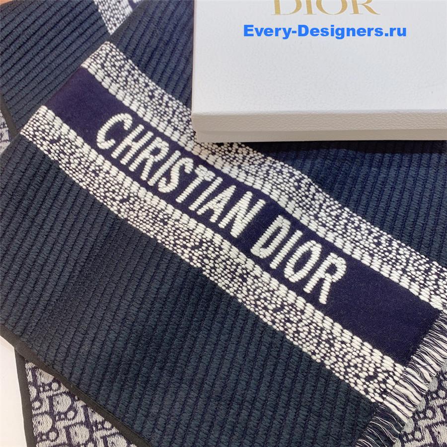 D10r navy oblique reversible scarf