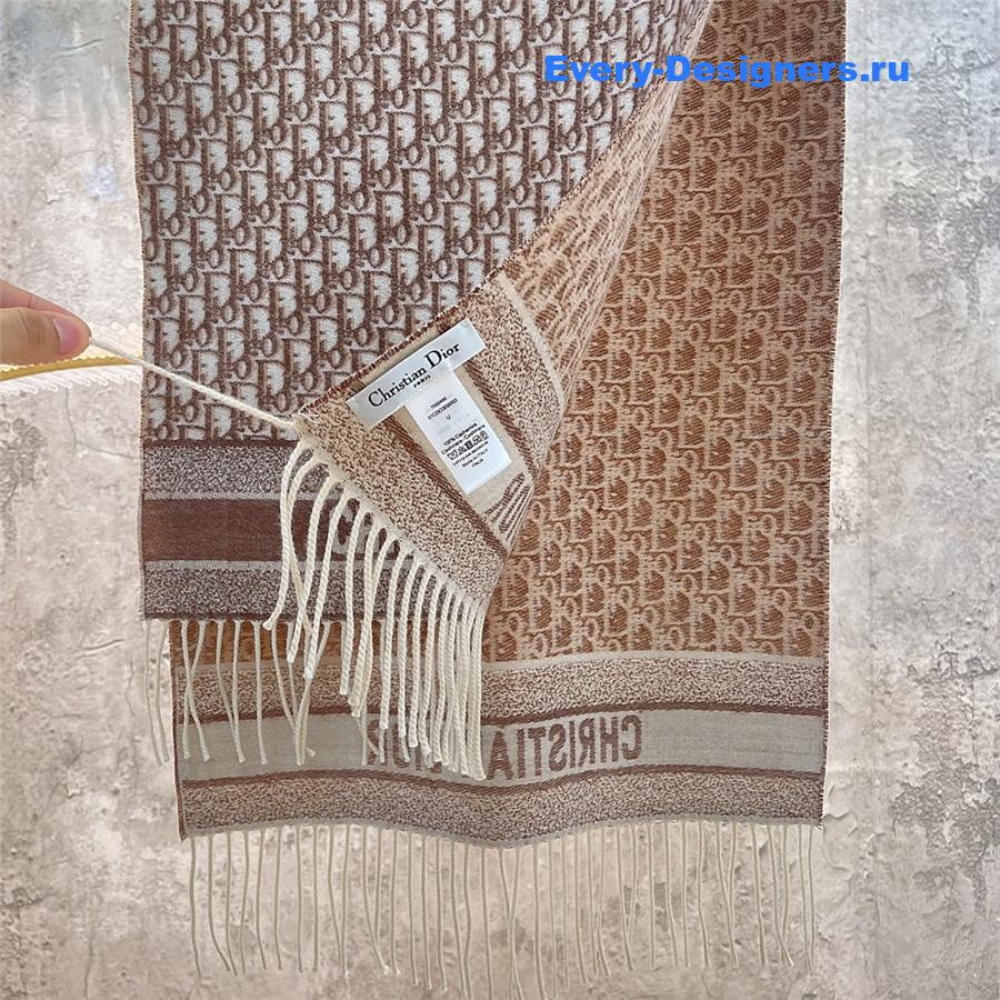 D10r beige oblique reversible scarf