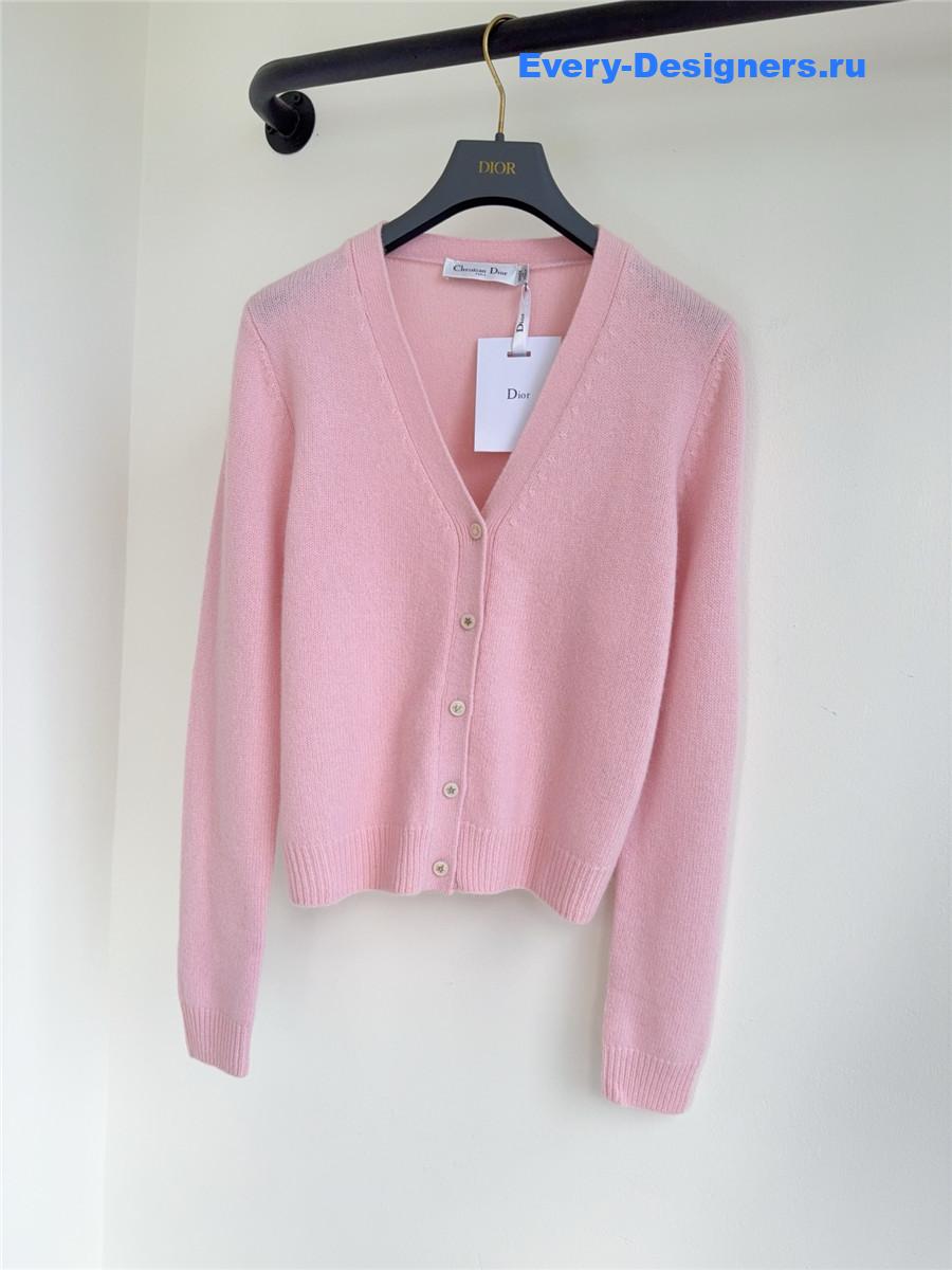 D10r button v neck pink cardigan