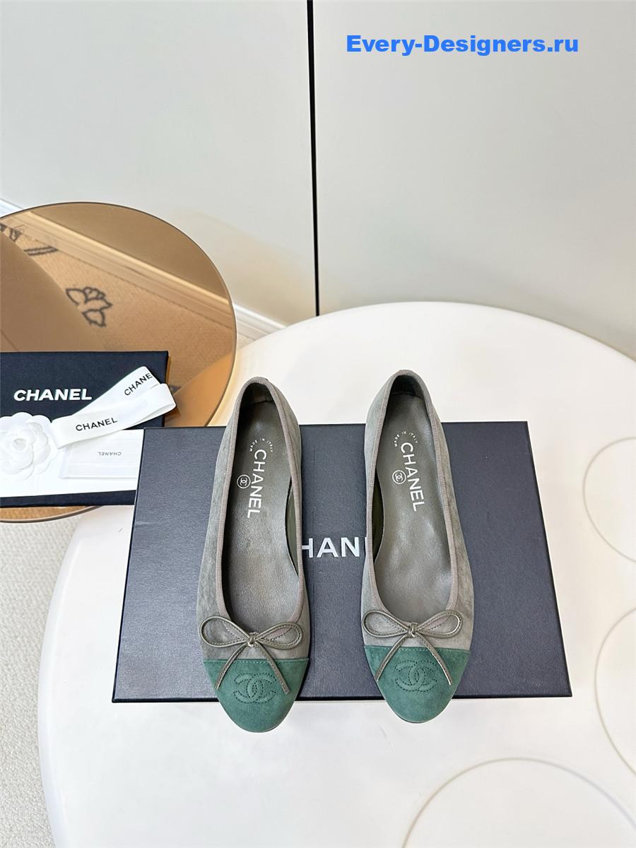 Ch**el gray & green leather cc ballet flats