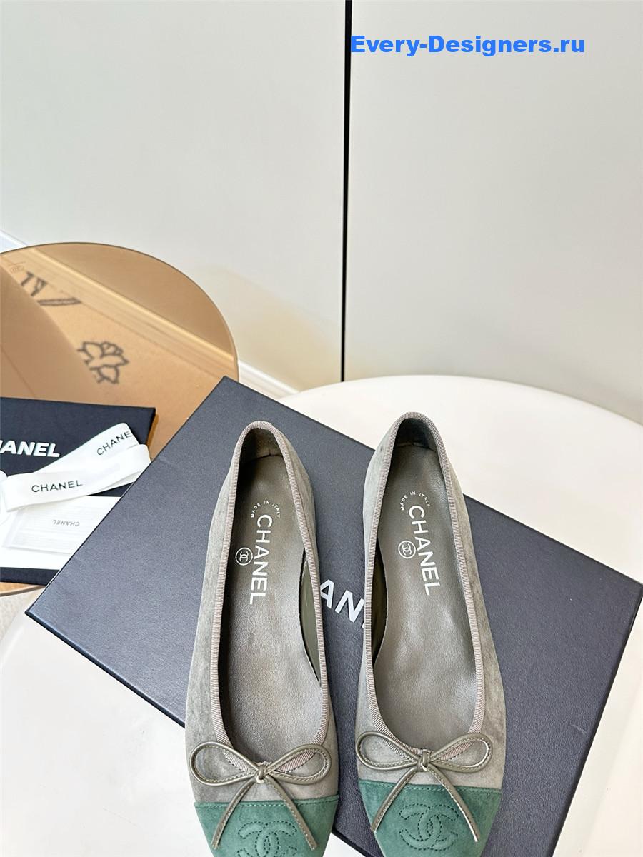 Ch**el gray & green leather cc ballet flats