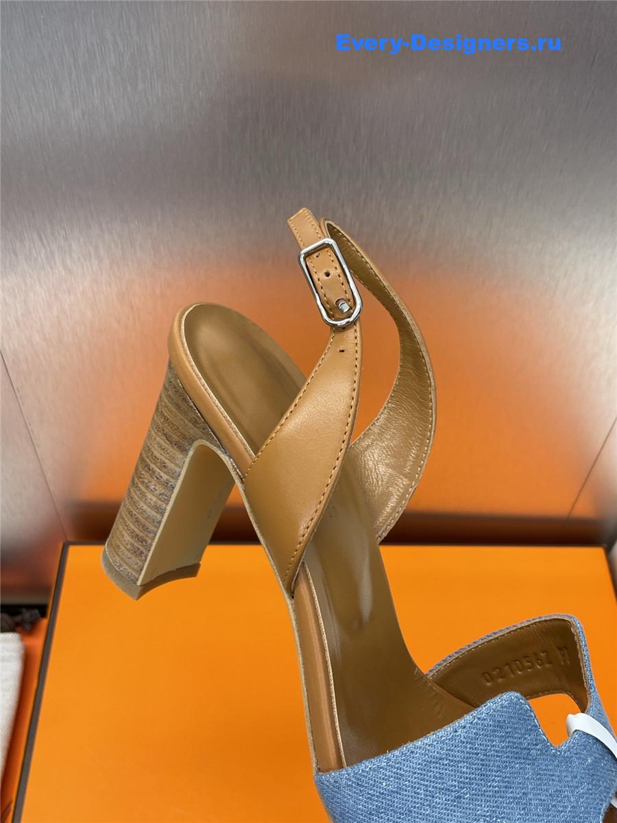 H**me5 light blue encens 50 sandals
