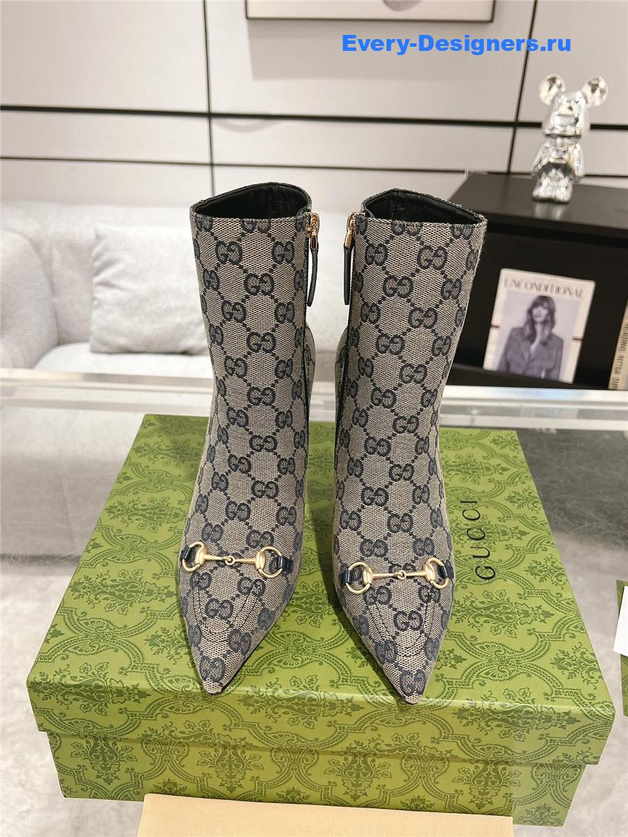 Gvc*1 beige gg canvas horsebit chain ankle booties