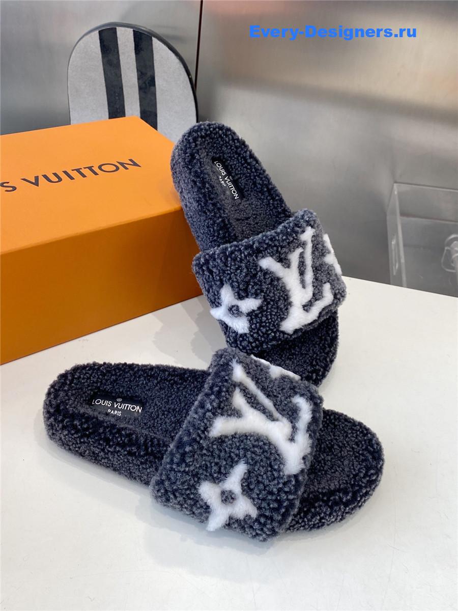 l0vis Vvtt0n blue wool shearling slides