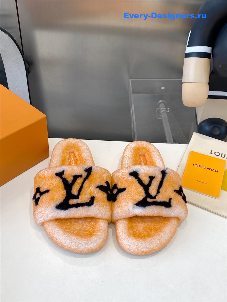 l0vis Vvtt0n yellow wool shearling slides