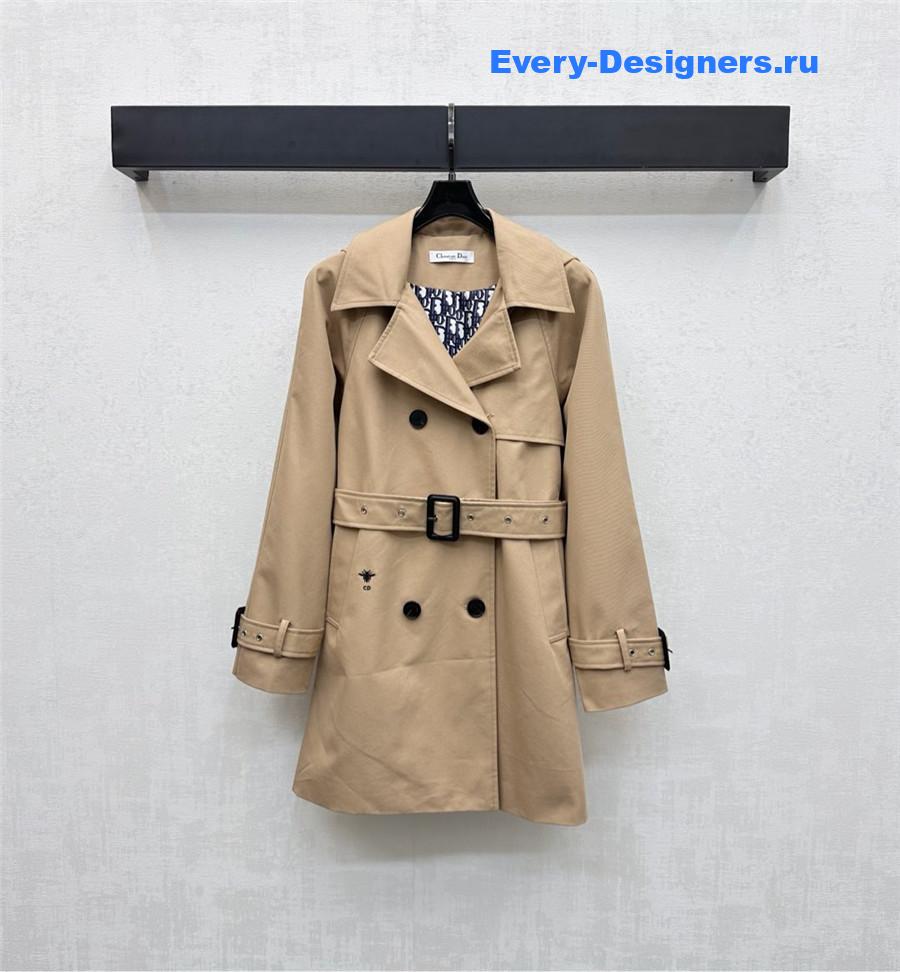D10r beige double-breasted trench coat