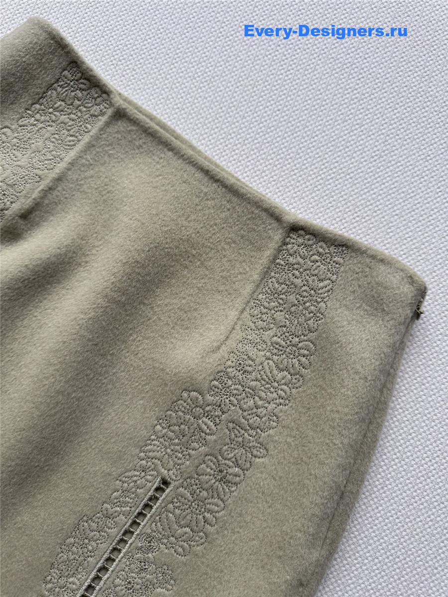 H**me5 green cashmere skirt