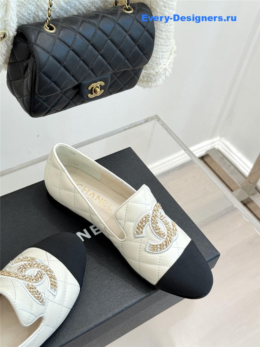 ch**el cc chain D1am0nd white loafers