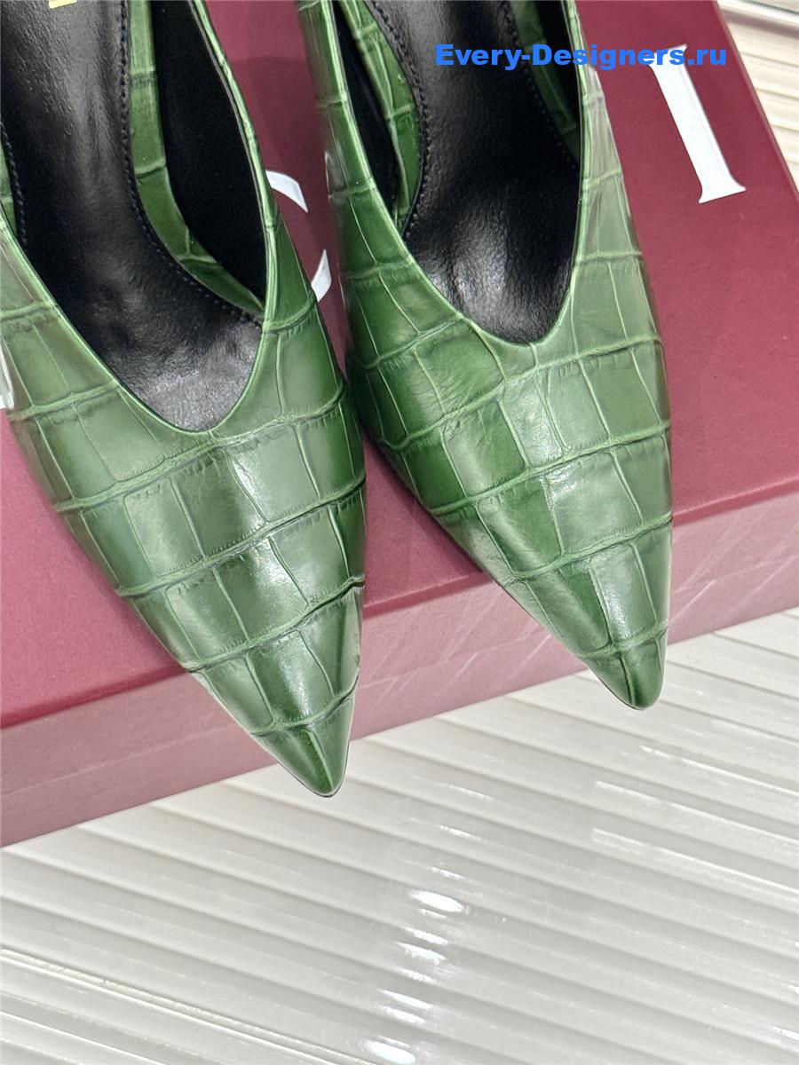 Gvc*1 green croc-embossed leather mule pumps